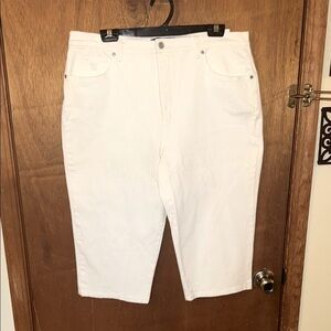Gloria Vanderbilt White Capris Classic Straight-Leg